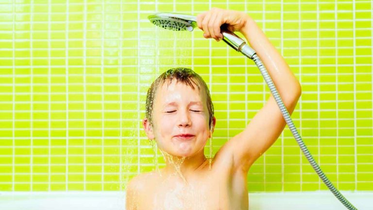 Ne reproduisez plus cette terrible erreur sous la douche en été