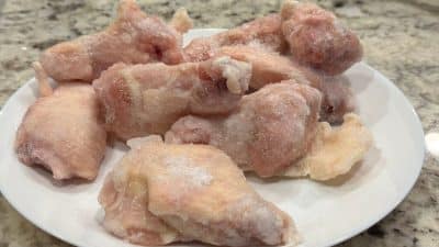 Décongeler de la viande : astuces fiables et précautions alimentaires pour éviter les soucis de santé