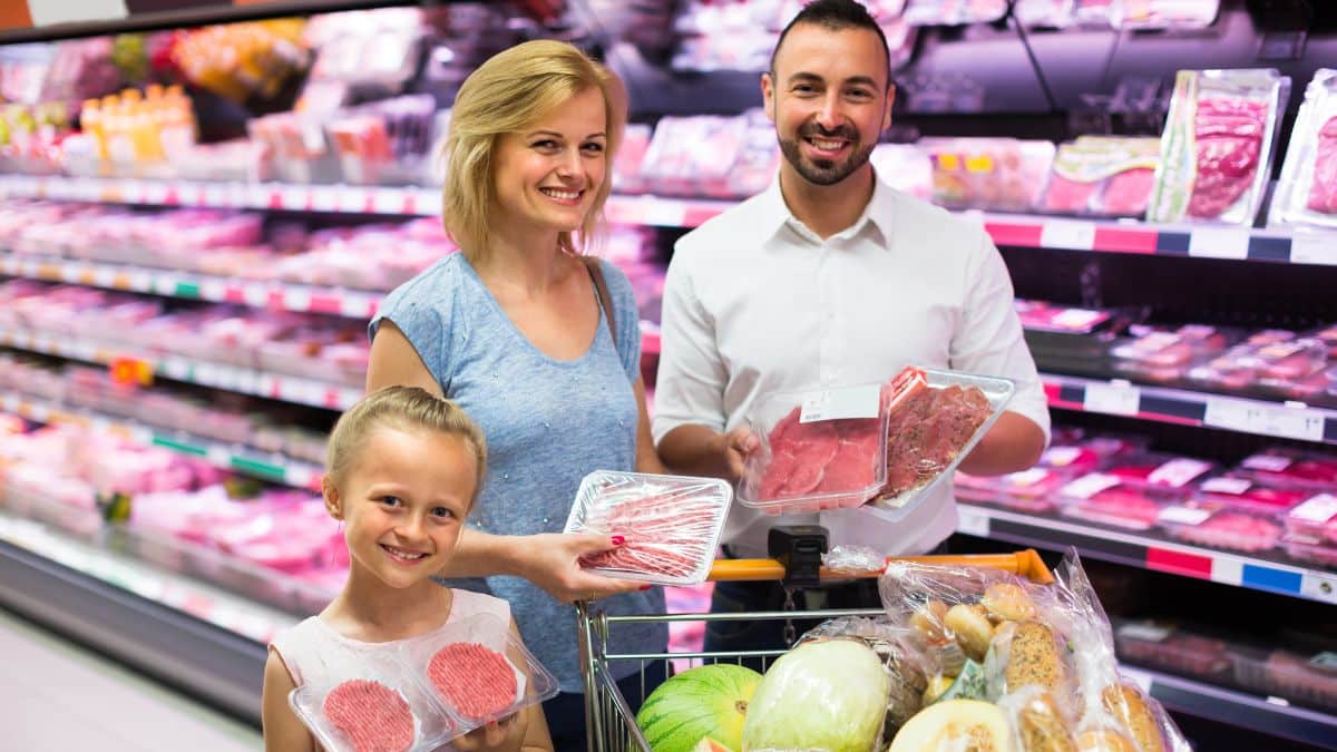 Intermarché et d'autres supermarchés lancent un rappel massif de cette viande contaminée