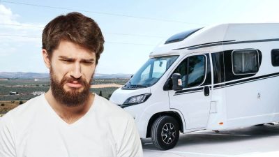 Son camping-car se fait piéger par la marée montante et fait naufrage après cette erreur qui pourrait aussi vous arriver