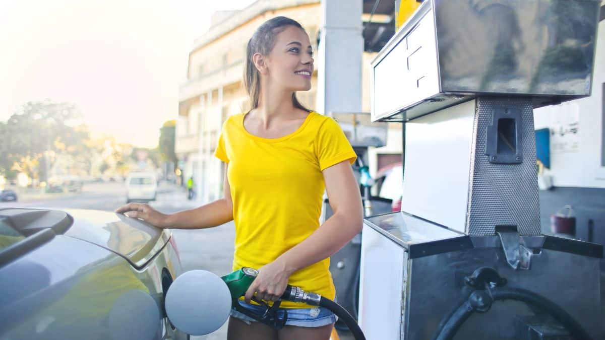 Bonne nouvelle pour tous les automobilistes avec le retour du carburant à prix coûtant chez Intermarché et Leclerc
