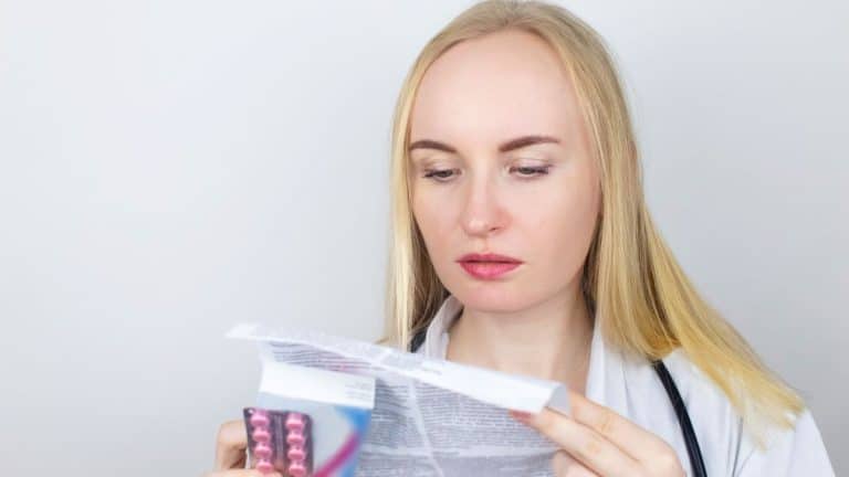 Cet additif interdit dans l’alimentation reste autorisé dans de nombreux médicaments