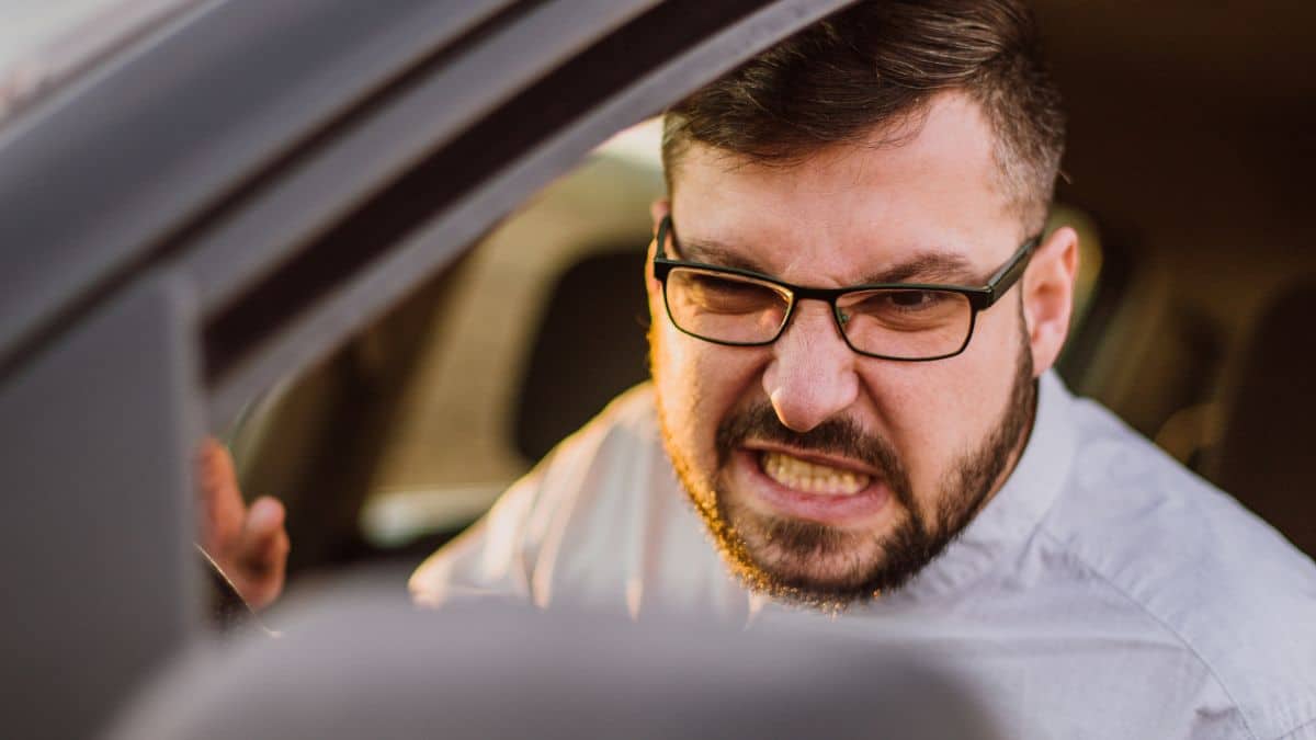 Code de la route : 10 erreurs fréquentes qui peuvent ruiner vos vacances et vous coûter très cher sur la route