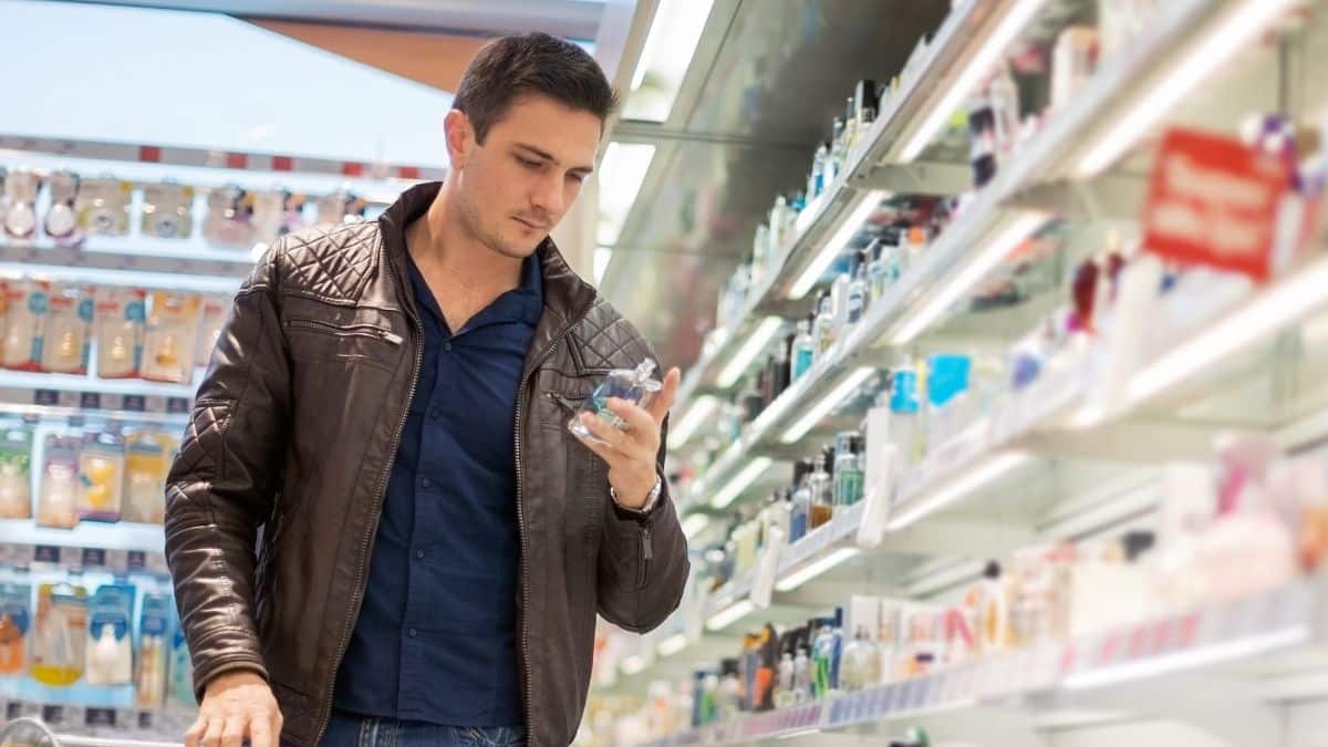 Crèmes, rouges à lèvres, fonds de teint : les dupes de produits de luxe sont très dangereux pour la santé