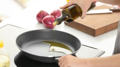 Cuisson à l’huile d’olive : cette erreur que des millions de personnes font chaque jour sans le savoir