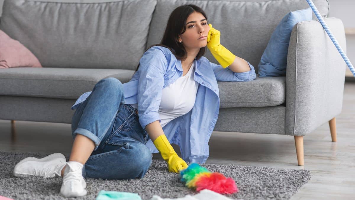 Elle a testé cette astuce sans eau pour nettoyer son tapis et le résultat est impressionnant