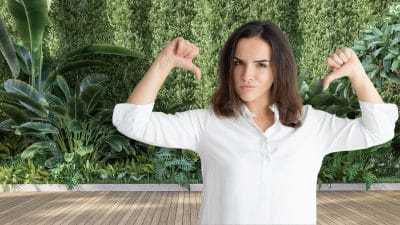 Elle transforme son mur en jungle verticale, cette idée déco qui transformer totalement toute une pièce