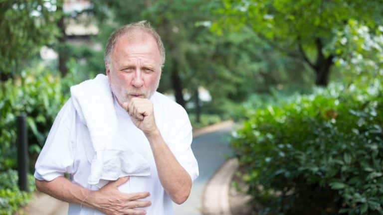 Les médecins alertent sur ce geste banal en été qui entraine une inflammation des poumons