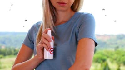 Marre des moustiques ? L’astuce naturelle à base de plantes qui change tout
