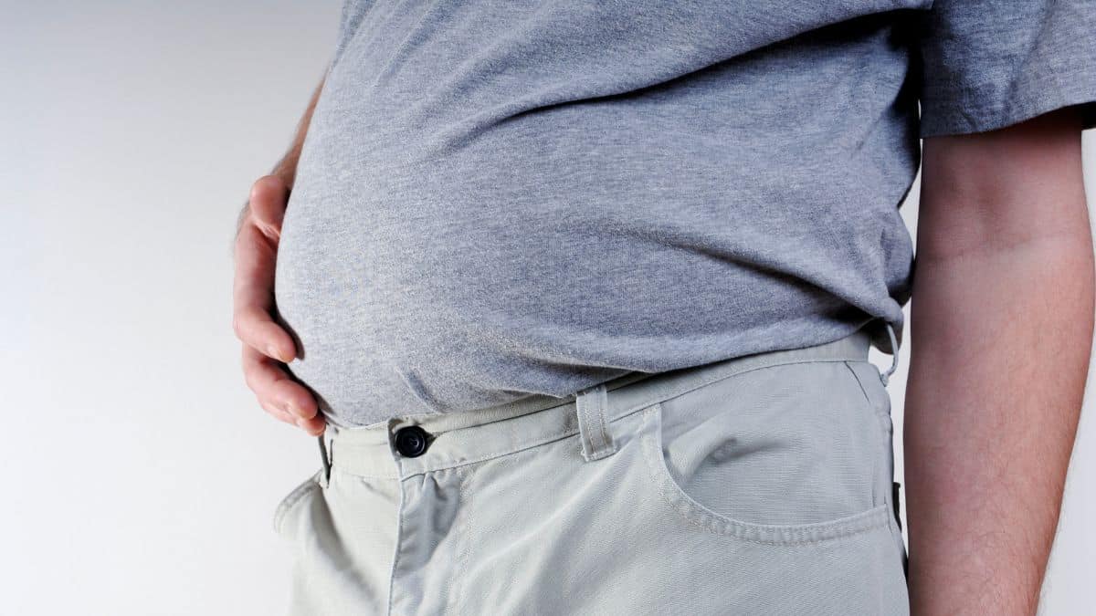 Maux de ventre et ballonnements après les repas ? Ce médecin recommande 3 gestes simples pour en finir rapidement