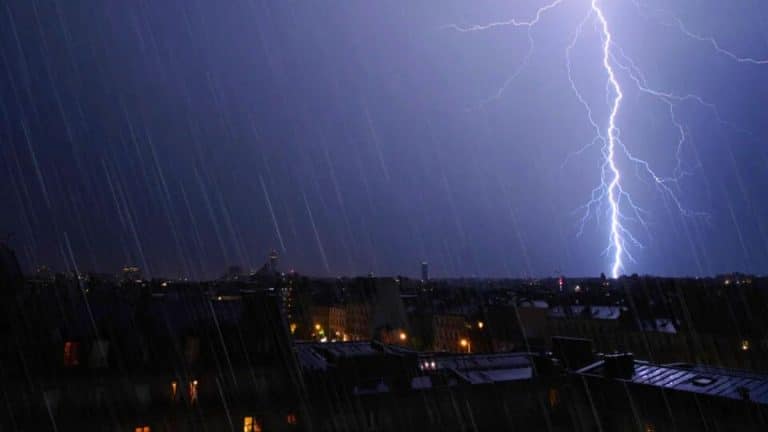 Météo : 34 départements menacés par des gros orages et la foudre ce mercredi 23 juillet