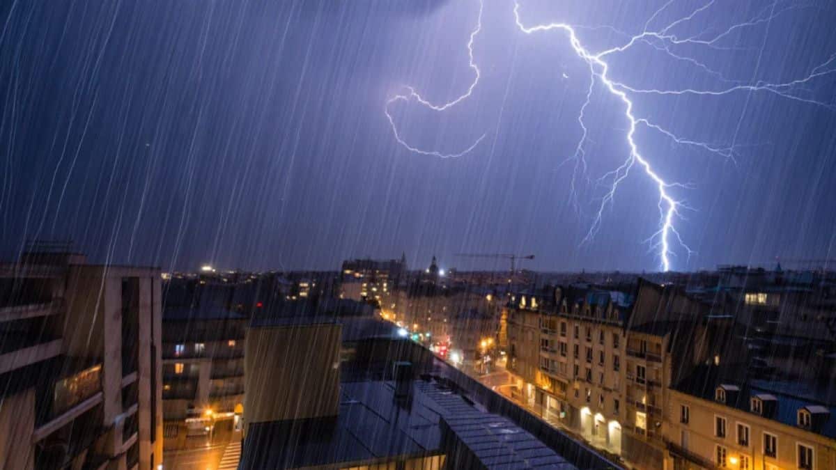Météo : la liste complète des 54 départements où la foudre risque de tomber ce lundi