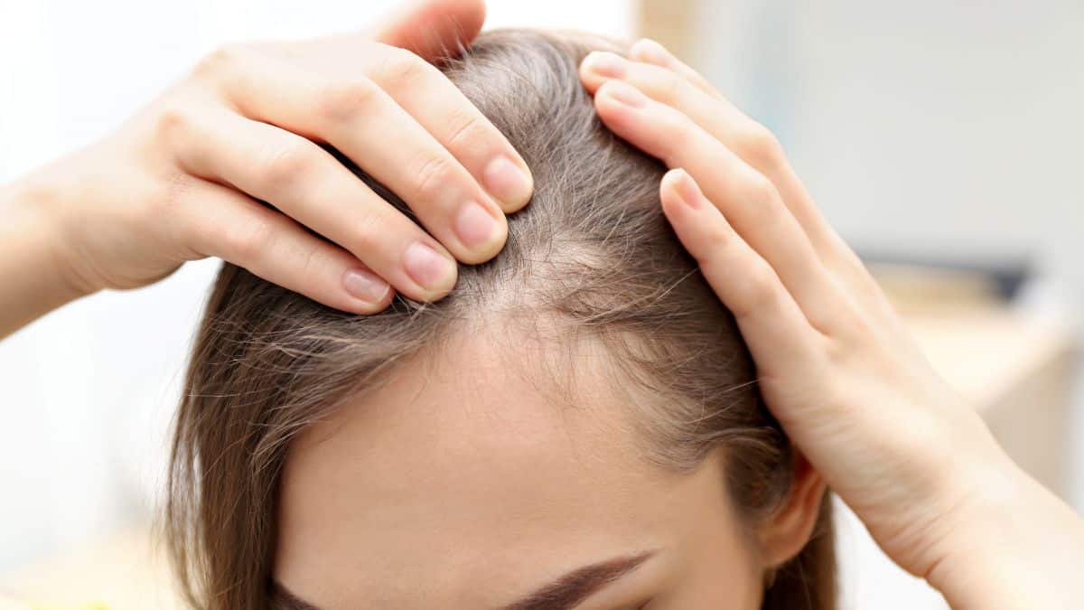 Secrets et méthodes naturelles pour accélérer la pousse des cheveux en été
