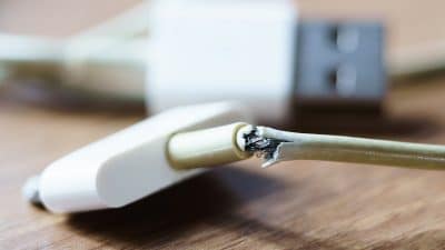 Vos chargeurs de téléphone cassent trop vite ? Voici le geste tout simple que vous ne faites jamais