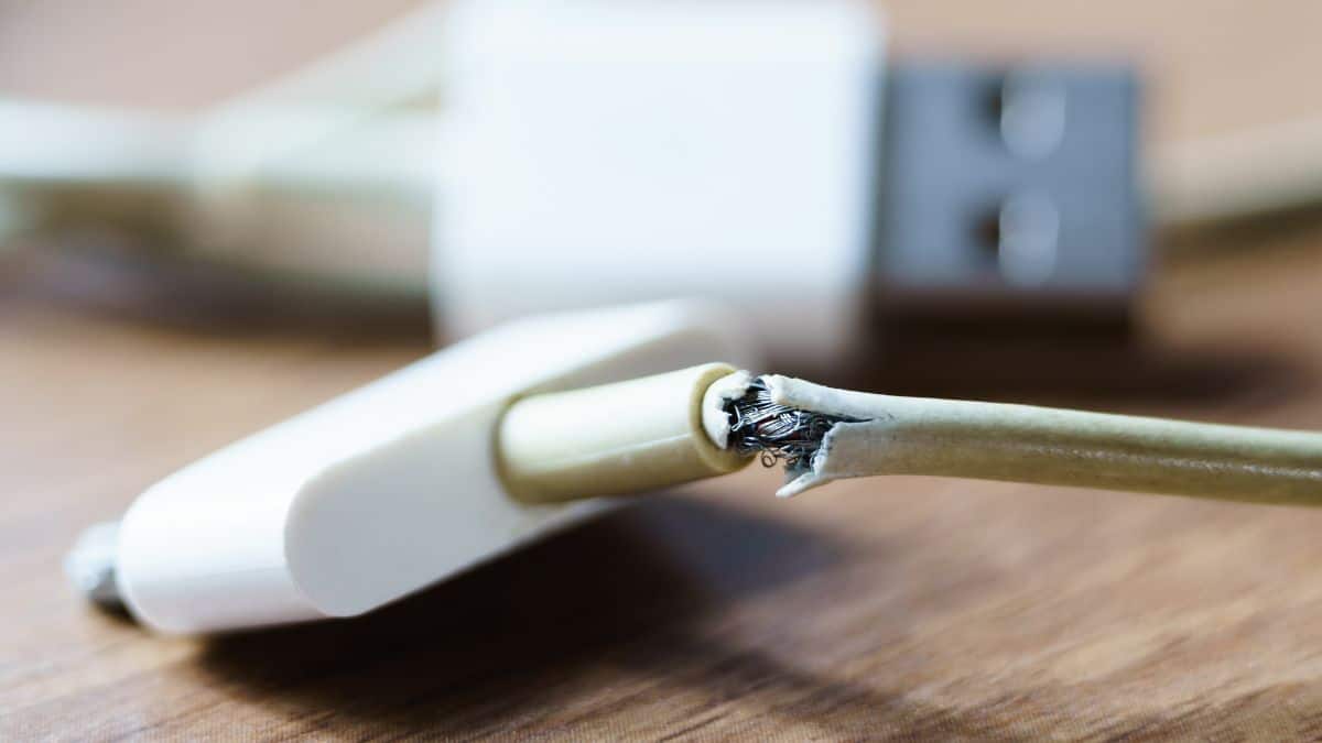 Vos chargeurs de téléphone cassent trop vite ? Voici le geste tout simple que vous ne faites jamais