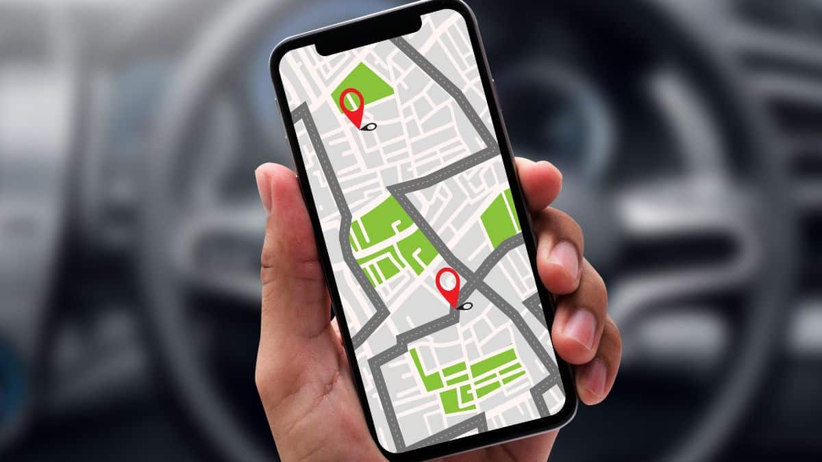 Waze et Google Maps pourraient vous coûter très cher : ce que la loi interdit et que vous faites sûrement