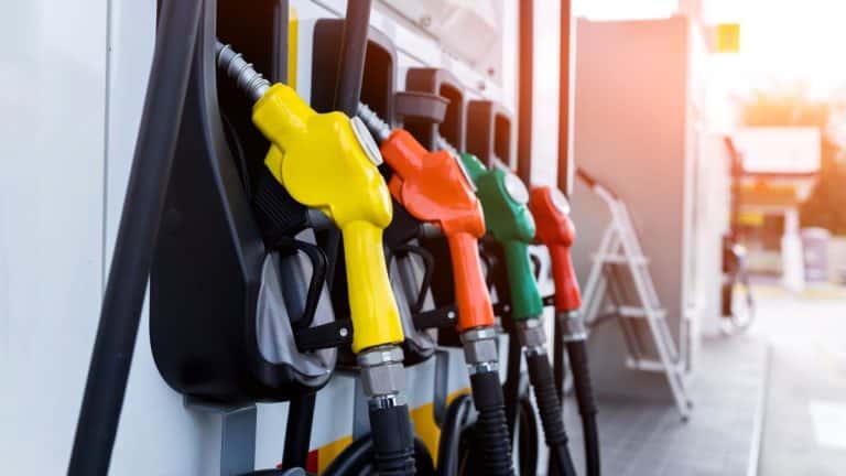 6 astuces super simples pour réduire votre budget carburant cet été
