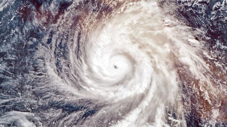 Alerte météo: la tempête Floris menace l’Europe avec des vents violents et des pluies intenses