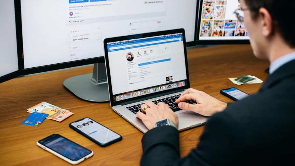Arnaque à la mule bancaire : comment les escrocs piègent les internautes sur les réseaux sociaux