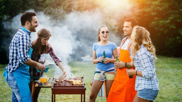 Barbecue: l’erreur que l’on fait tous ruine vos grillades, l’astuce imparable à tester dès ce soir