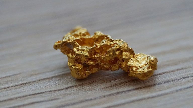Ces appareils que tout le monde jettent dans la poubelle contiennent de l'or 22 carats