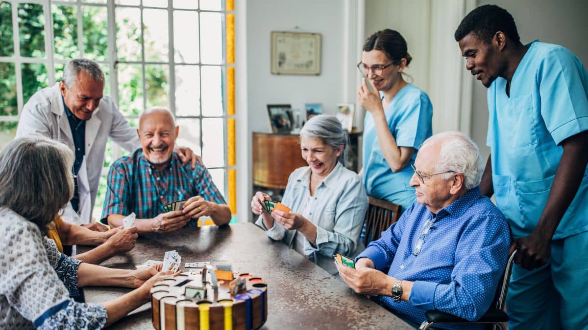 Être bénévole dans une maison de retraite : ce que m’ont appris nos aînés