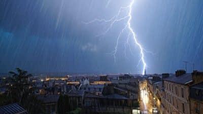 Météo : 65 départements en vigilance orages ce mercredi, les consignes de sécurité à respecter