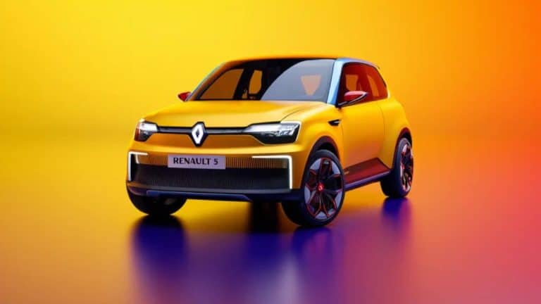 Vous hésitiez à passer à l’électrique ? En juillet, la Renault 5 E-Tech s’impose reine des ventes électriques en France