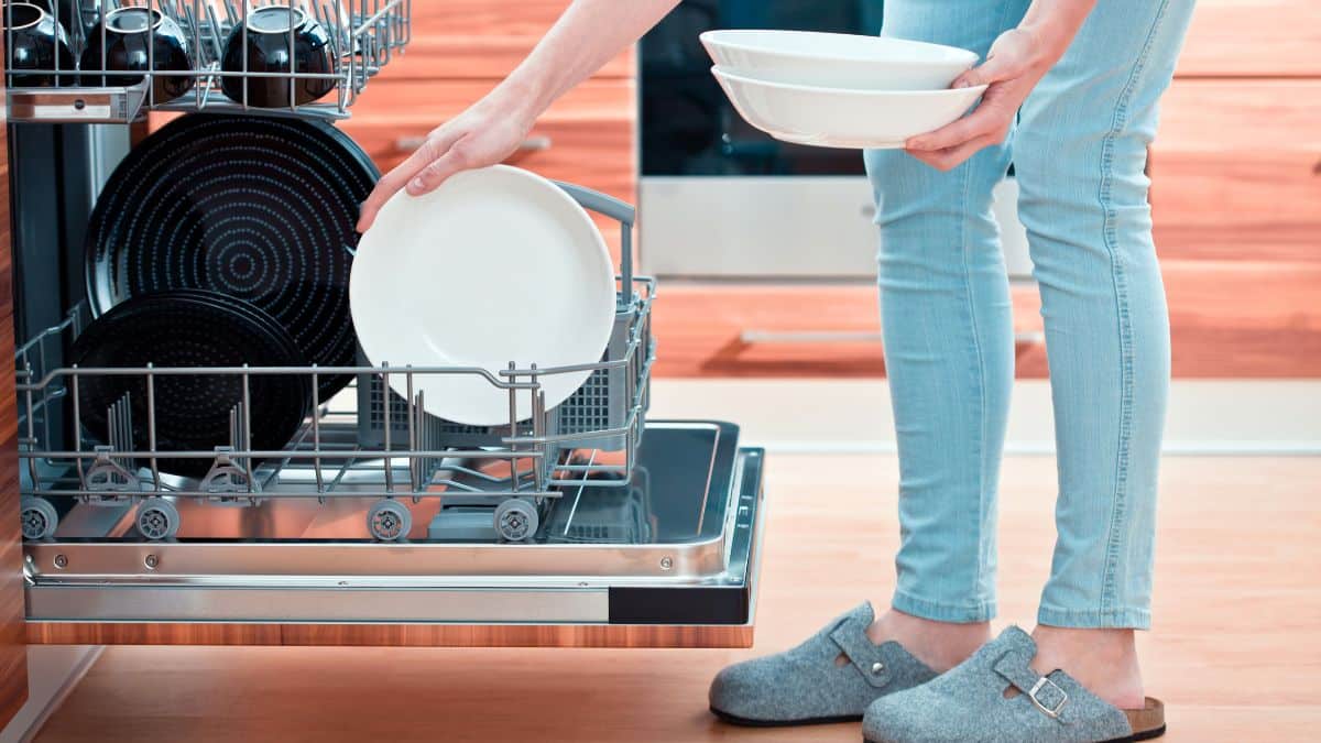 Vous utilisez mal votre lave-vaisselle, cette fonction méconnue peut rafraîchir votre maison en été