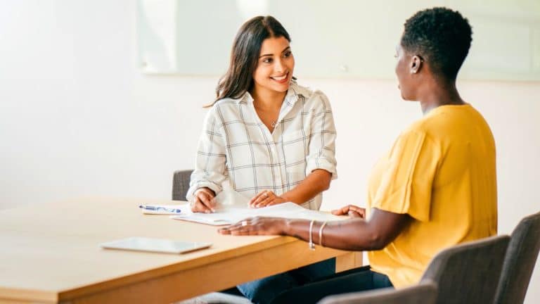 Contrat d’engagement jeune (CEJ) : droits et accompagnement