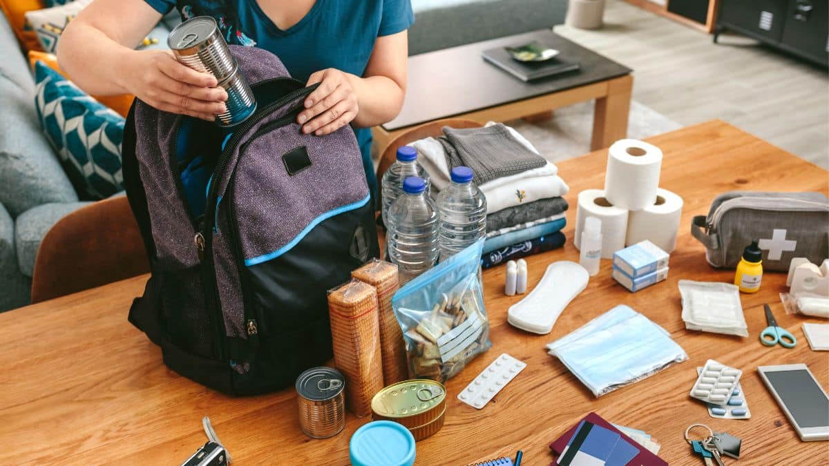 Kit de survie: dès l’automne, des millions de Français le reçoivent pour se préparer aux crises graves