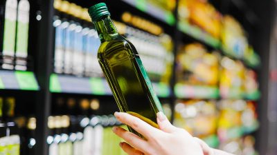 Huile d'olive: une référence notée 5/20 figure parmi les pires selon UFC-Que Choisir