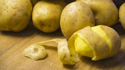 Pomme de terre: l’astuce des chefs pour une cuisson effet four en moins de 10 min sans cuisinière ni four