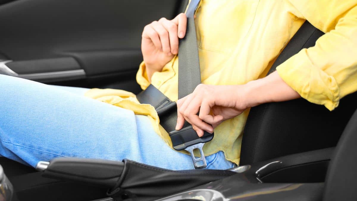 Ceintures de sécurité arrière: pourquoi les boucler même sans passager pour éviter les alertes des voitures récentes ?