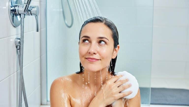 Lepointdujour.fr - Pipi sous la douche: des experts le recommandent, jusqu’à 2 000 litres d’eau économisés par an