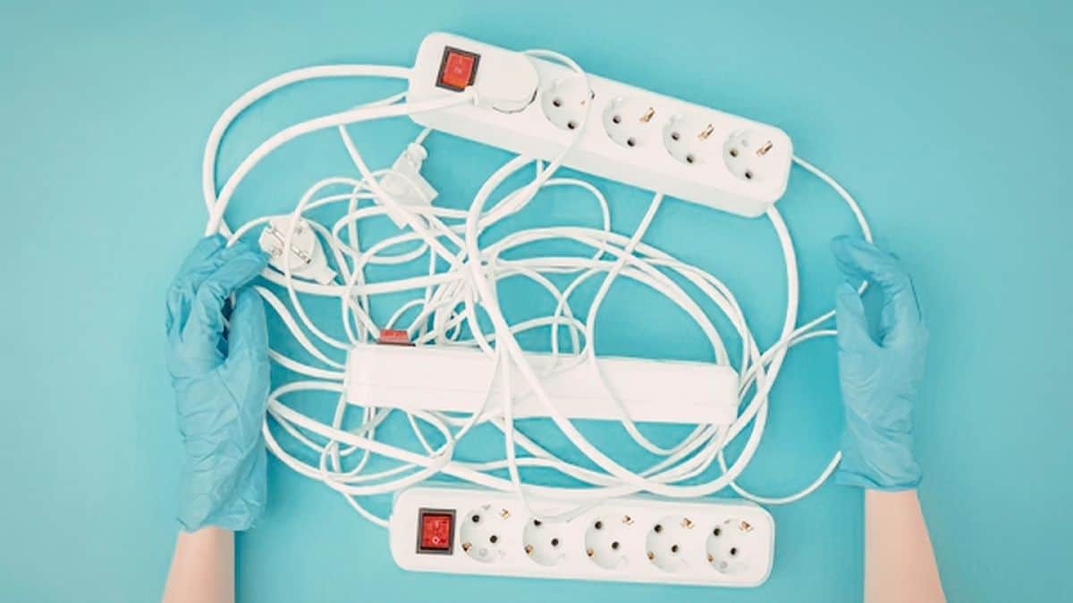 Multiprise : les pompiers alertent sur ces 5 erreurs qui peuvent provoquer un incendie chez vous