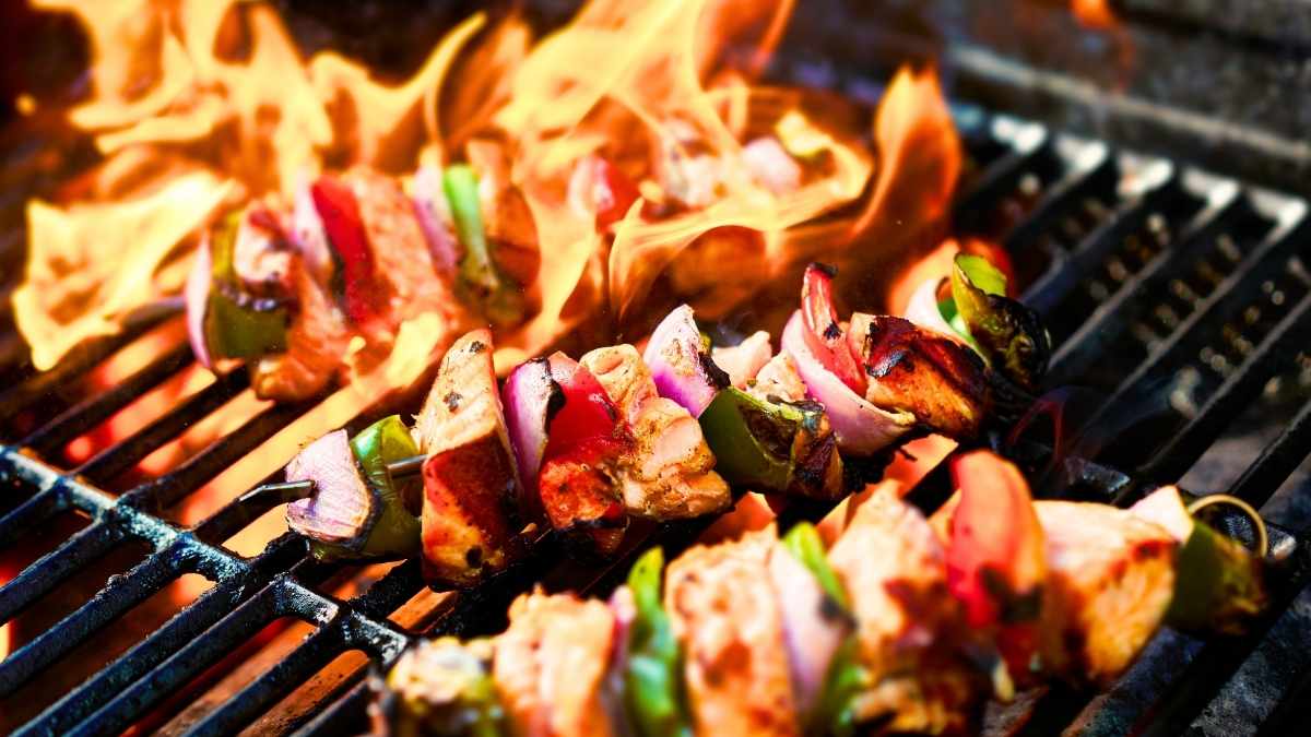 Fini la grille de barbecue noircie : Souad de Familles nombreuses dévoile son astuce pour enlever toute la graisse sans frotter