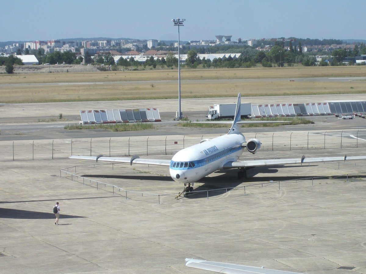 Caravelle 12 aux couleurs d'Air Provence exposée sur le tarmac du Musée de l'Air et de l'Espace au Bourget